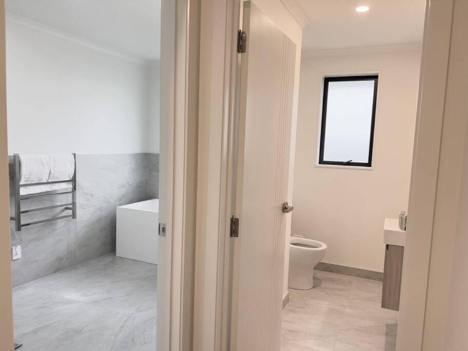 Rotorua Sunshine Brand New 4 Bedroom House Extérieur photo