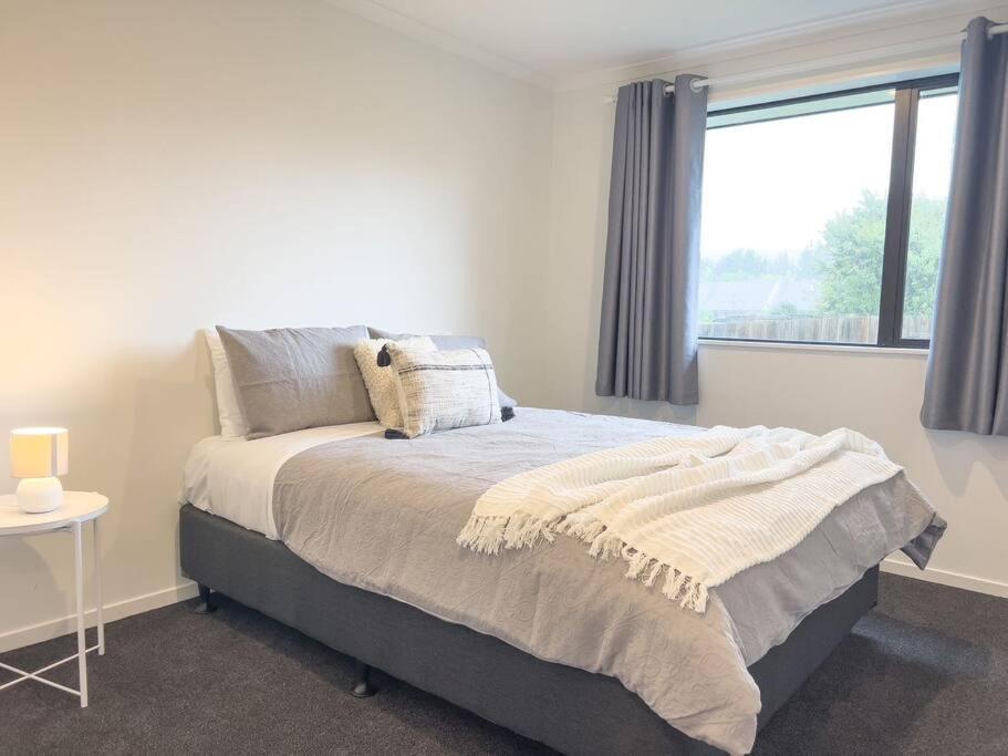 Rotorua Sunshine Brand New 4 Bedroom House Extérieur photo