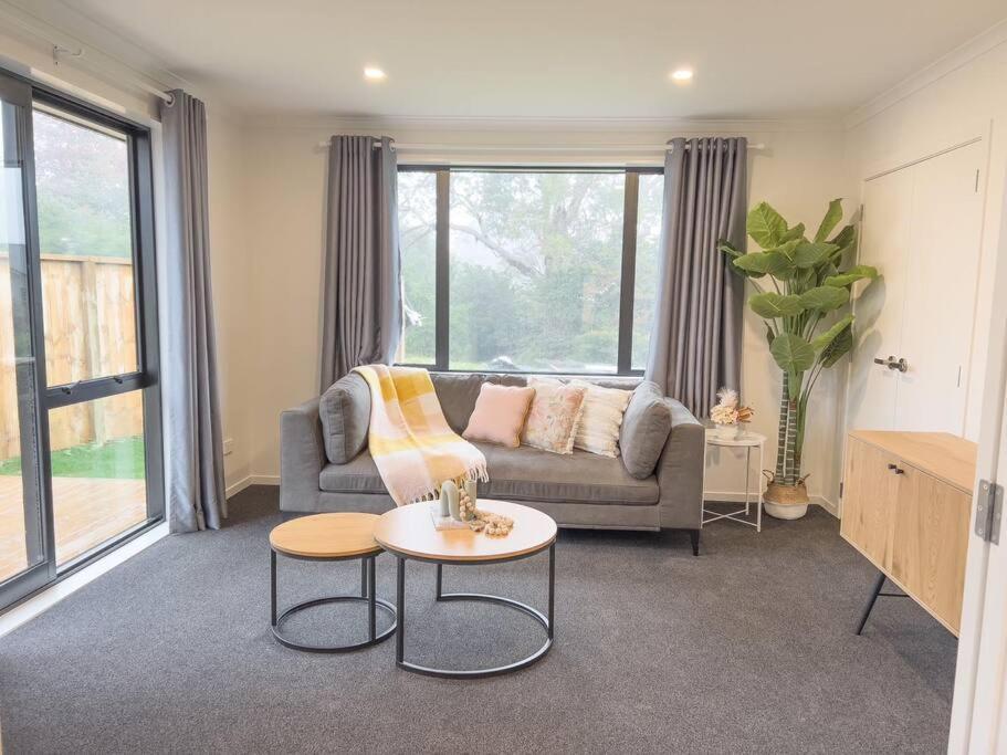 Rotorua Sunshine Brand New 4 Bedroom House Extérieur photo